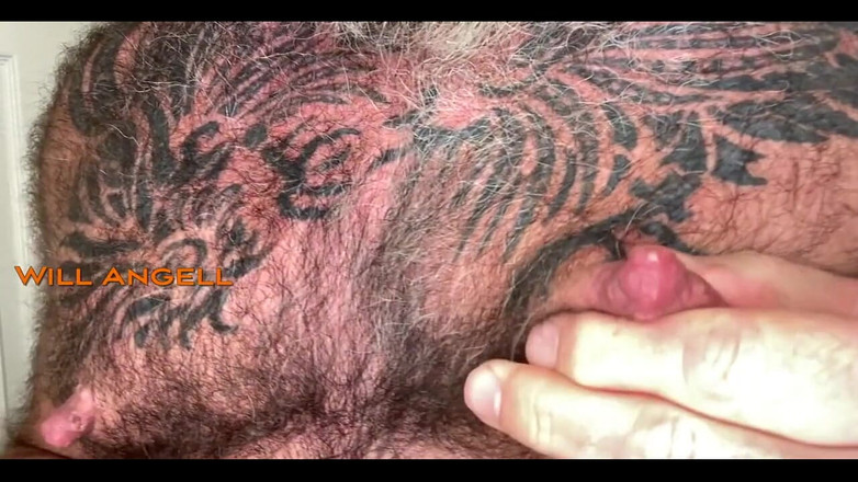 Will Angell: Leite nos peitos