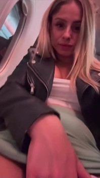 Öffentliche Flugzeug-masturbation - Mit Meinen Titten Spielen Und Hart Kommen
