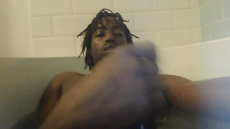 Big Black Cocks Cumming: Nata4sex acostado en el baño acariciando mi polla