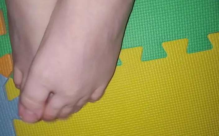 On cloud 69: Wife's Soft Little Feet