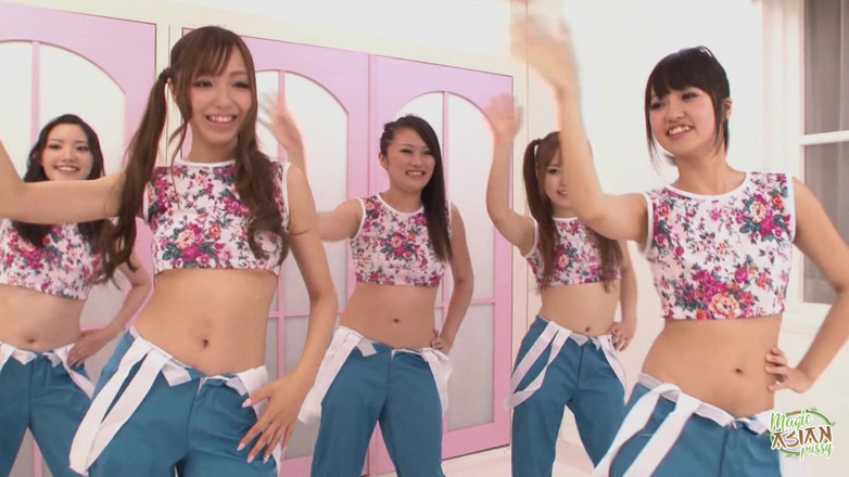 Magic Asian Pussy: All'inizio facevamo balli sexy, ma poi tutte queste persone insieme.