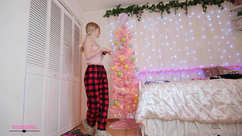 Destination Kat: 和我一起装饰我的树 sfw