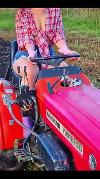 Bauernmädchen gefingert und gefickt auf traktor