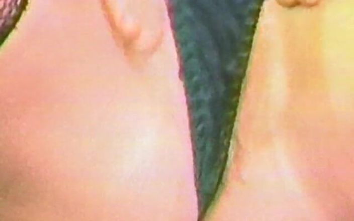 Homegrown Vintage: Vana bị ướt quần lót