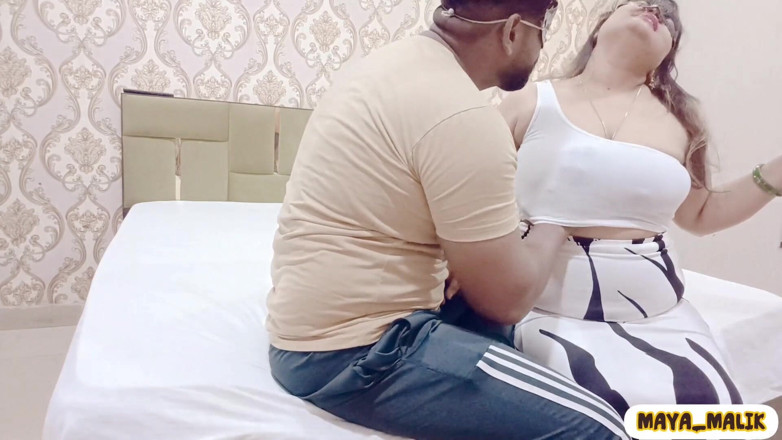 Maya-malik: ホットなぽっちゃり女性の上司がオフィスで従業員とセックスした