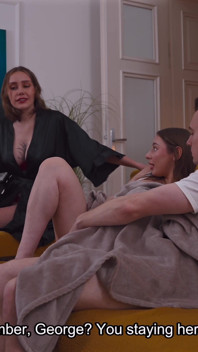 Stepmom Kisscat Caught Mutual Masturbation of Stepsister Amber Bloom with Stepbro While Porn Watching in Living Room