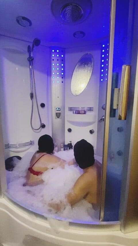 Six my and wife: शॉवर में अरब मज़ा