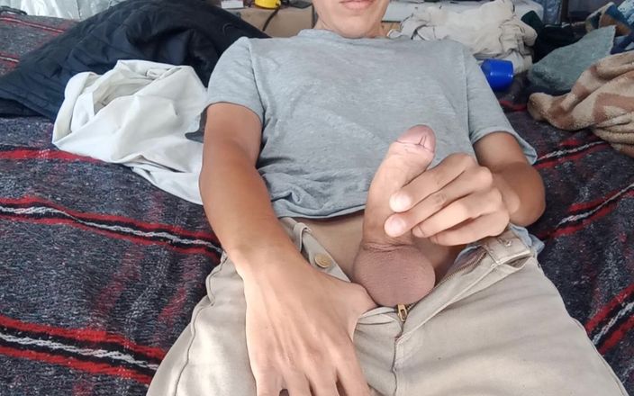 WolfGV: Ragazzo ricco che getta il suo latte