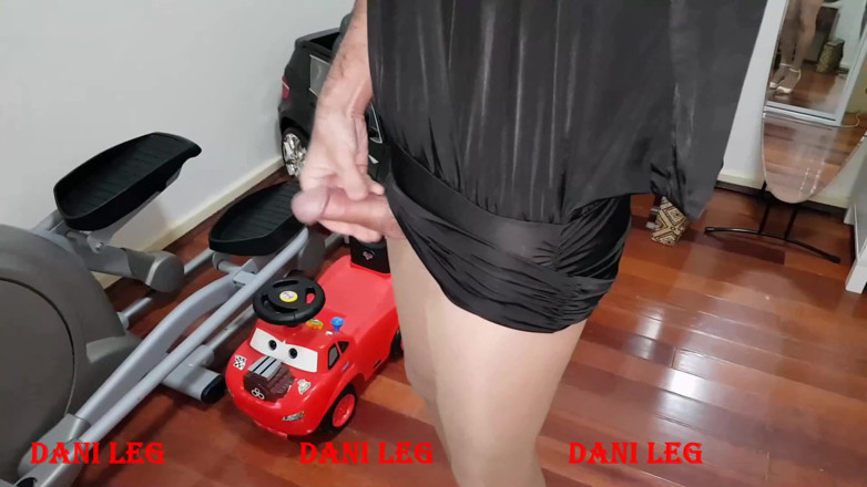 Dani Leg: Collant beige e tacchi sexy con un'Enorme fontana sborra di...