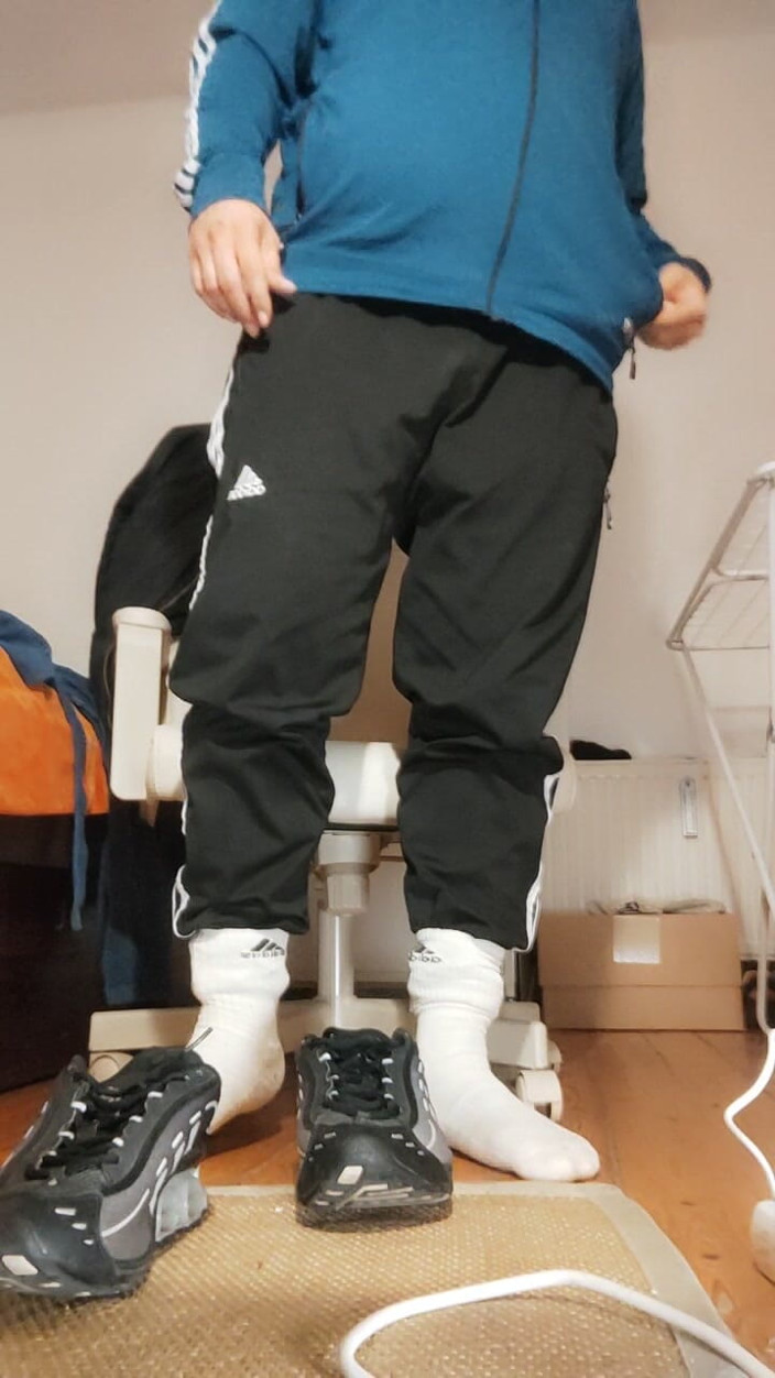 SmokedAlloy2: Cum in My Sports Shoes