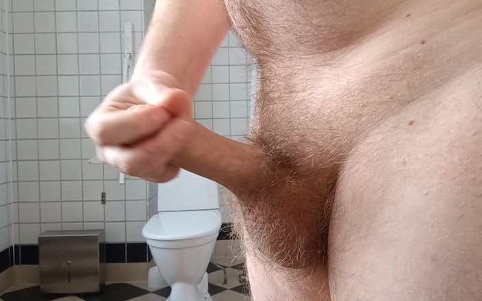 Ed Eden: Masturbieren auf der toilette