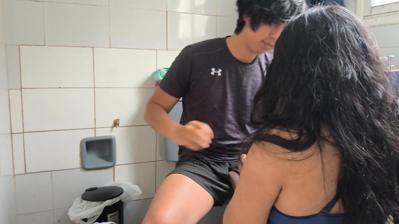 Moo DBOXXX: La dottoressa del villaggio impara a succhiare il cazzo, è la...