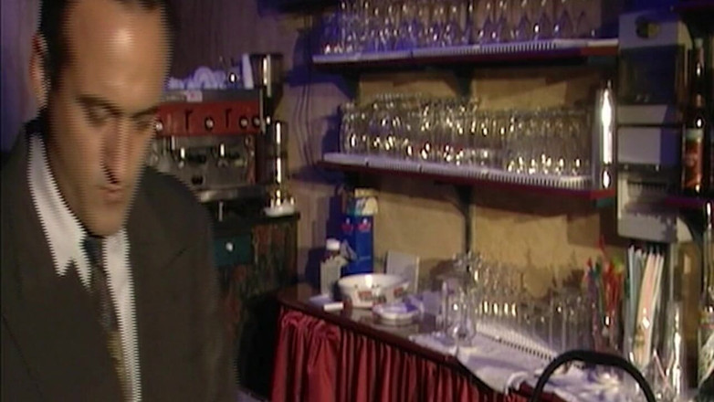 Erotic Club: गले में गहरे लेना उंगलियों को आँसू बहने तक गला घोंटना