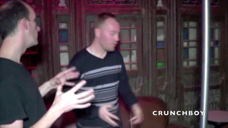 Crunch Boy: Sexy bär von top-twink in der sauna gefickt