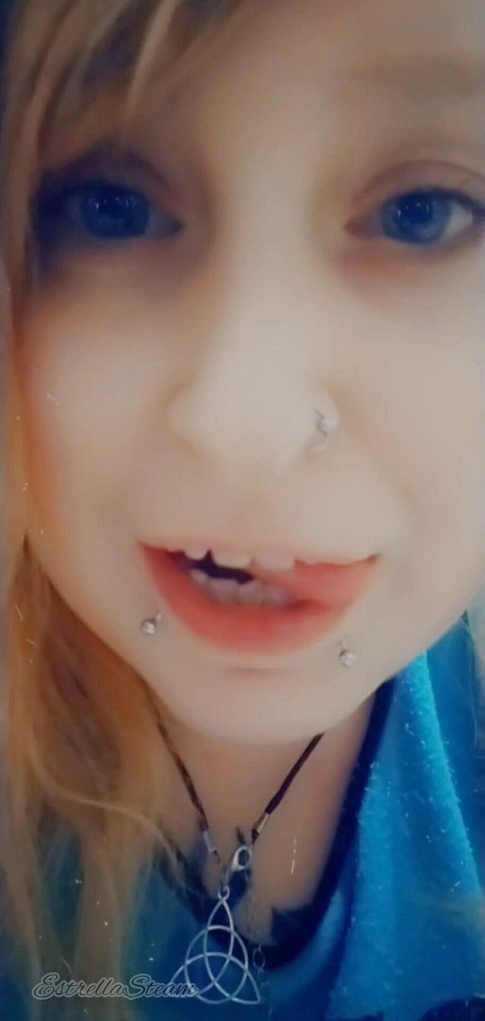 Estrella Steam: Jag stirrar på dig medan jag ler mot dig