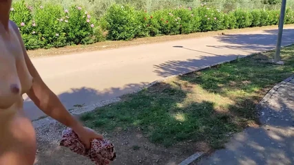 Miss Creamy: Pussy Flash - My Exhibitionist Wife Walks Naked in the Street...