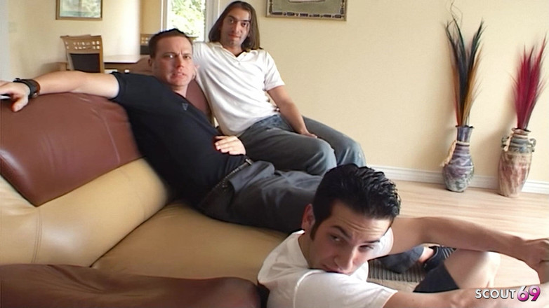 Full porn collection: Nadržená teenagerka Lindsay je ošukaná ve trojce nevlastním otcem a...