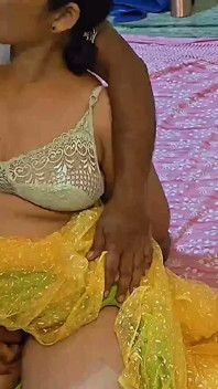 Indická bhabhi svádí svého švagra a žhavý sex