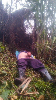 Talahib23: Hot Masturbate at the Bottom of My Garden