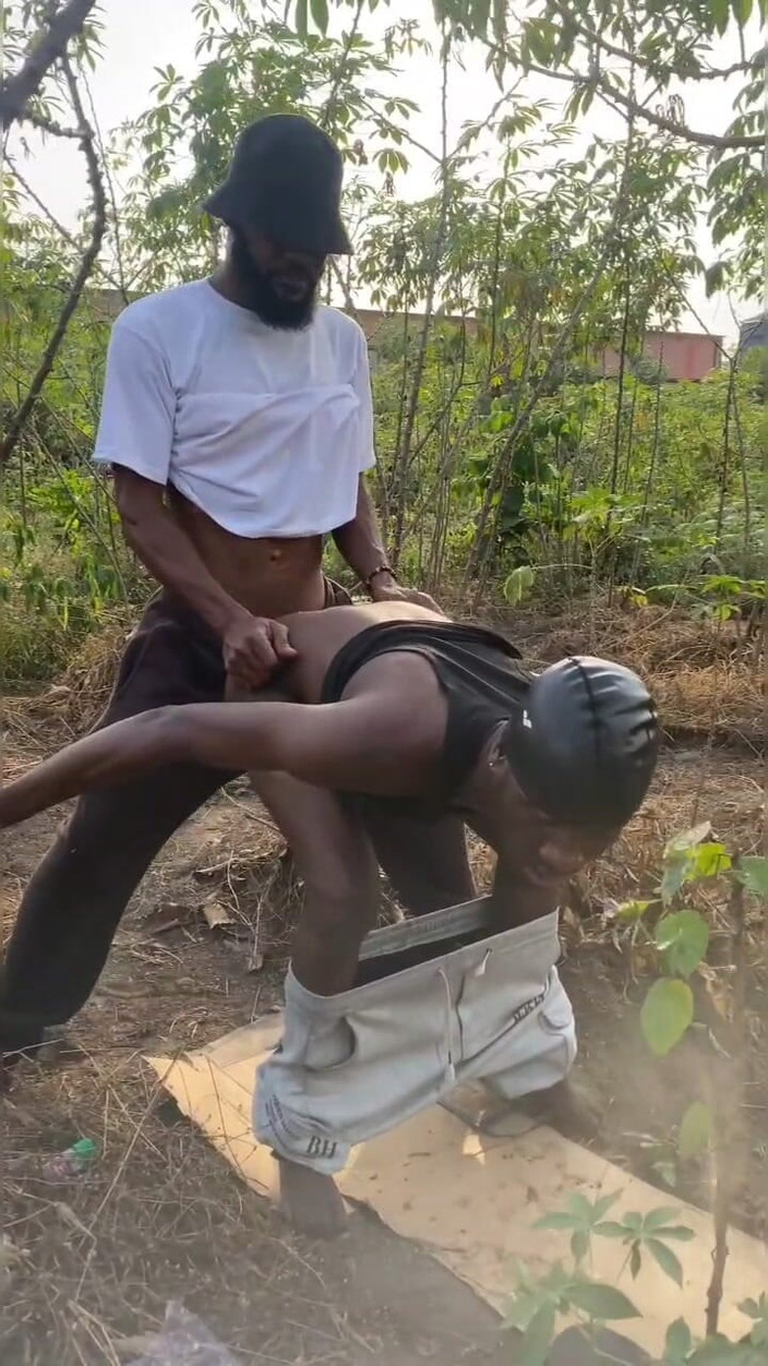 Chief_daddyy: Der König von Gomorrah liefert seinen schlägerfreund ab.