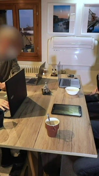 Omg! Wyciągnąłem jego kutasa w restauracji w miejscach publicznych!