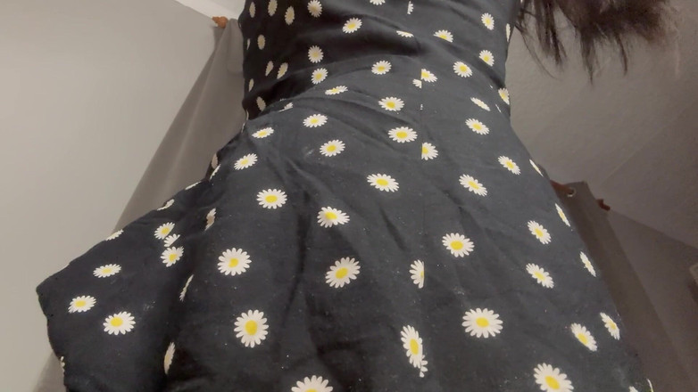 AmayaMori: Saya menunjukkan punggung besar dalam awek mini ketat