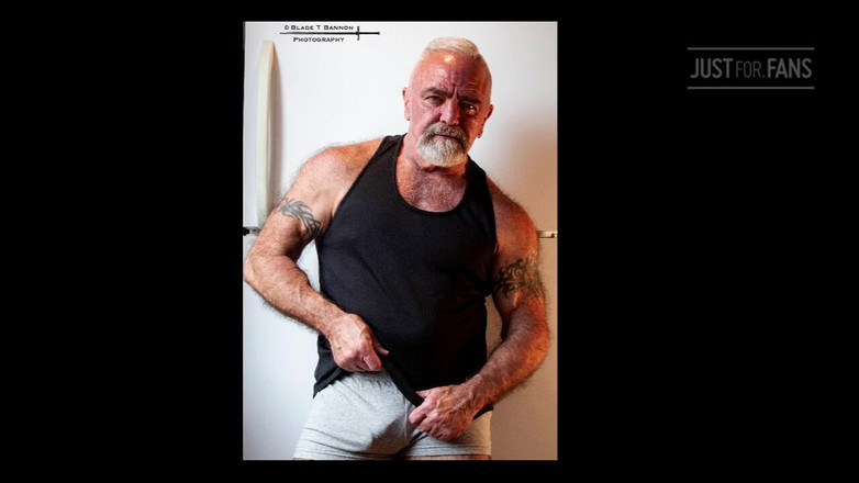 Tank4154: 随着《为快乐而建》第2卷的发布，我想我会在这个非常辛苦的一天分享照片和一些bts视频。买书