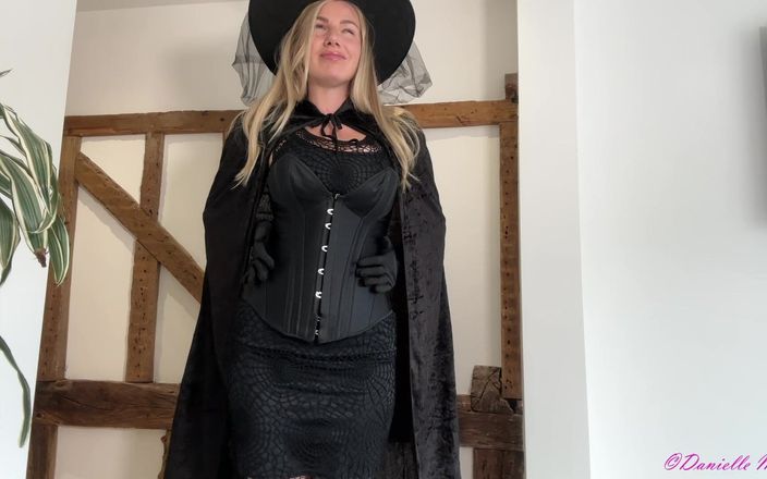 Danielle Maye: Cadı Dani onları tombul seviyor