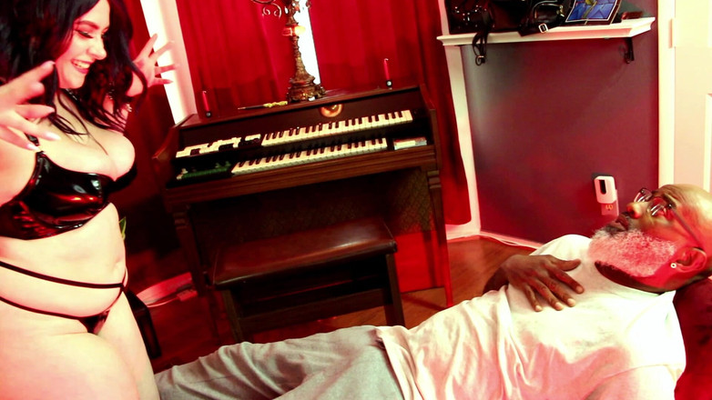 Shaundam: 吮吸鸡巴succubus