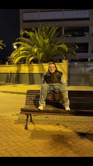 Naughty Mila: Do you like women pissing?