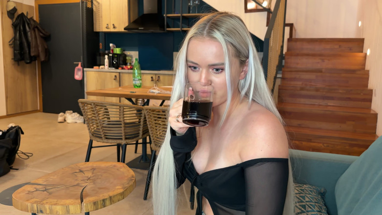 BarbieAngeL: A umplut un străin cu spermă!
