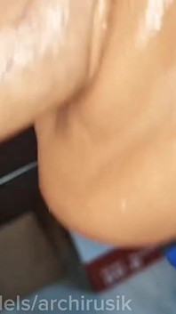 Femboy Se Fait Remplir Les Trous De La Chatte Par Le Sperme De Deux Énormes Bites