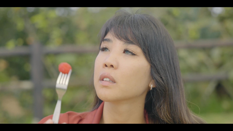 DaringKiara: Agarra un tazón de fruta y me voy a la...