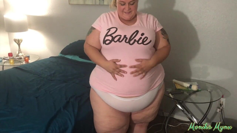 BBW Pleasures: Monika bra play
