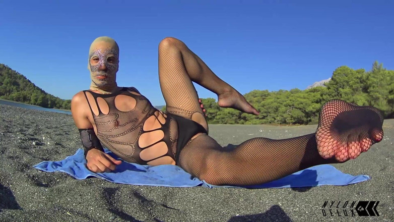 Nylondelux: ビーチのボディスーツ