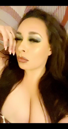 Anastasia Lux: 그냥 노래를 노래