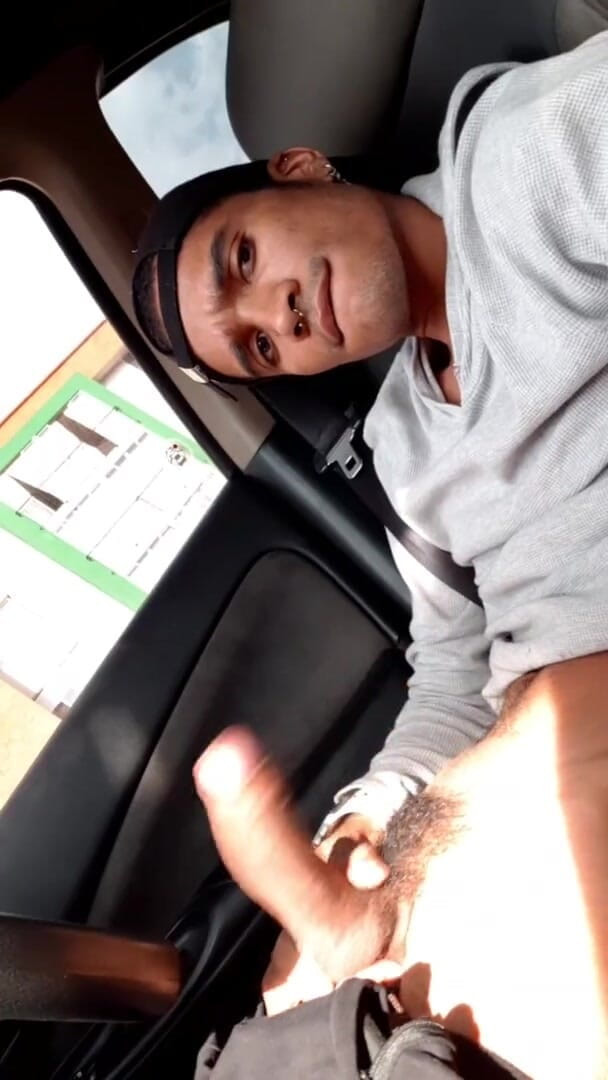 vergar4_daviid: Tôi hứng tình trong xe hơi và thủ dâm trong...