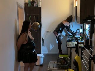 DOMINATRIX6: Fetish lofts aufräum-session mit TV-sklaven teil 3-3