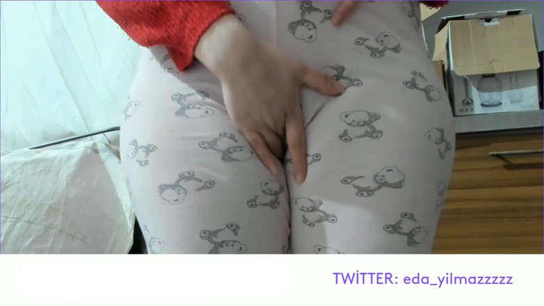 turk_milf_porno: Pijamayla mastürbasyon yaptım- pijamalı domalma- büyük göt- Türk orta yaşlı...