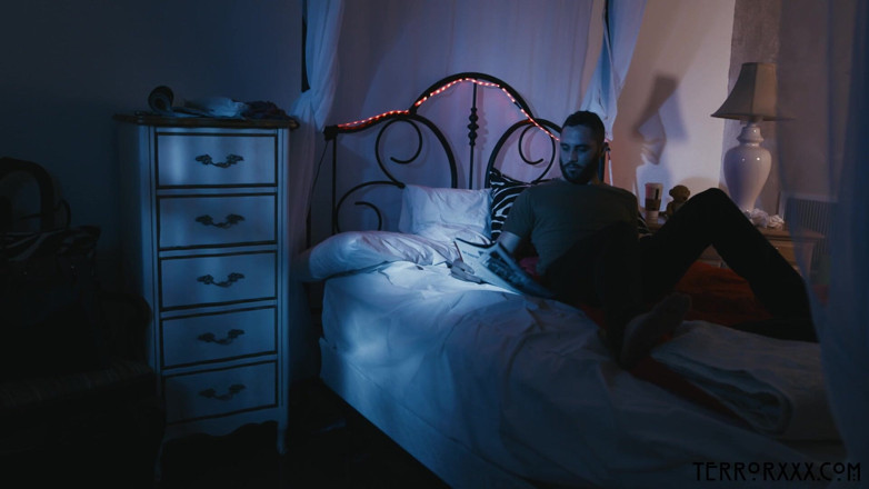 TerrorXXX: Ông hoàn hảo từ ứng dụng hẹn hò có Dana Vespoli,...