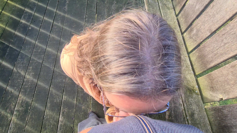 Alison Robell: Mi eccito col rischio di farmi beccare quindi gli succhio...