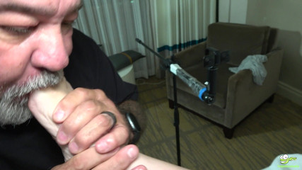 TadpolexStudio: Lily Lou трахает экипаж головастика