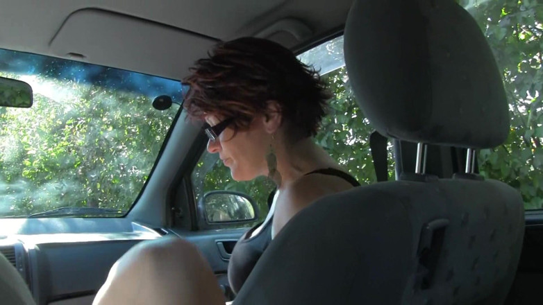 Popp Sylvie: Sex in my car with my car
