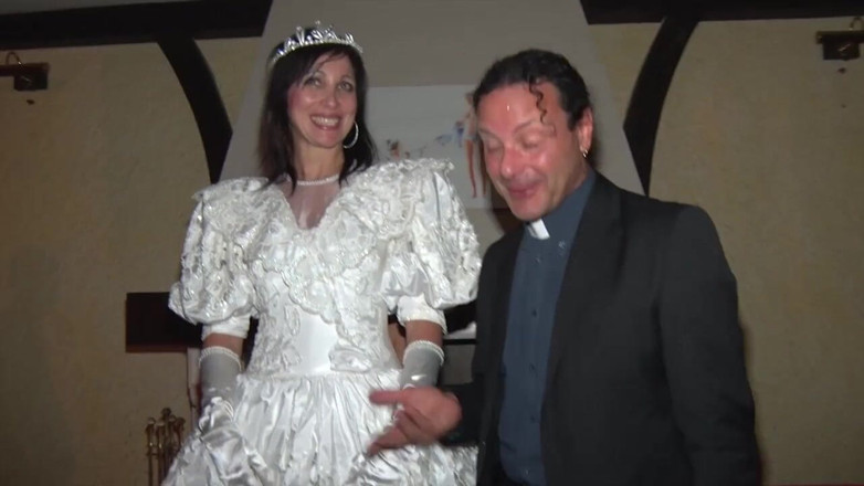 King Of Amateur: Panna młoda za dnia, dziwka nocą