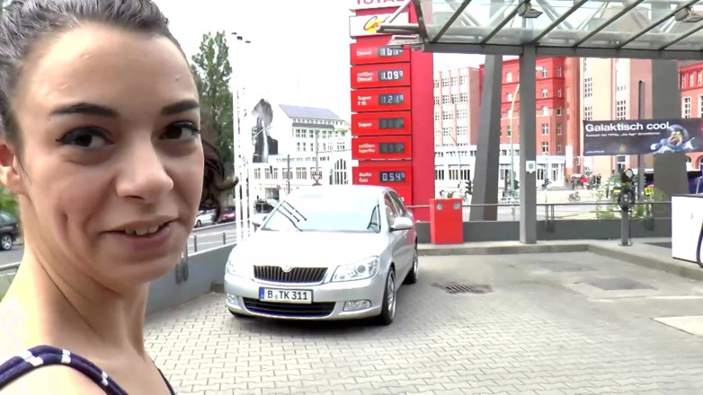 Best Amateur Sex: Fete drăguțe sunt agățate de străini și sunt futute tare și film...