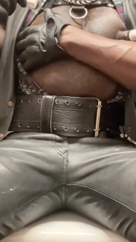 Negro Músculo Cuero Bomba De Tetas Y Jugar