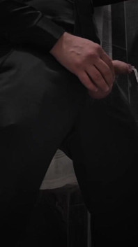 Alexander sert işiyor | Elegant Suit'te