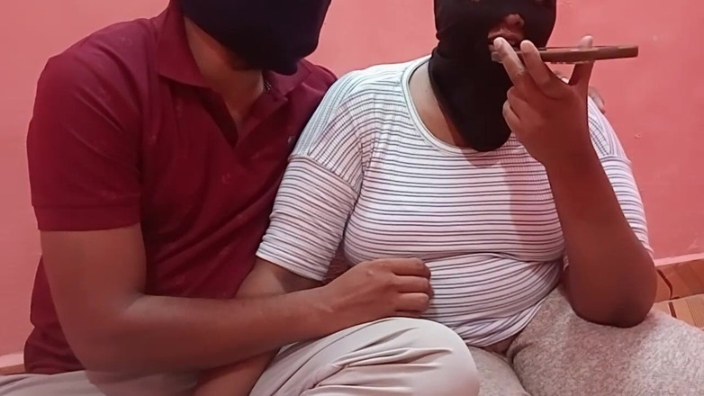 Priya aunty: Dostt App – Bercakap Kotor dengan Pelanggan