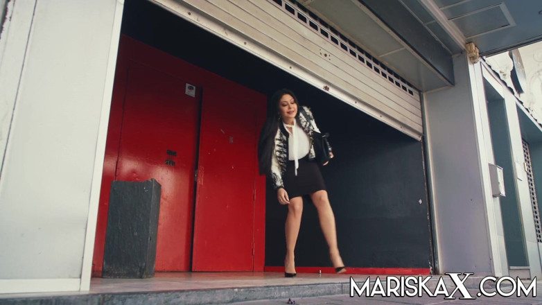 Mariska x: Follando en el club de striptease