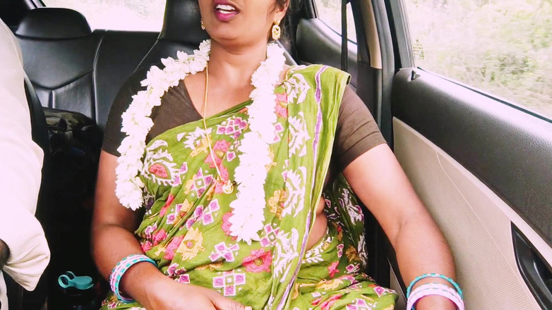 Telugu honey lips: Mẹ kế Telugu làm tình trên xe hơi với con...